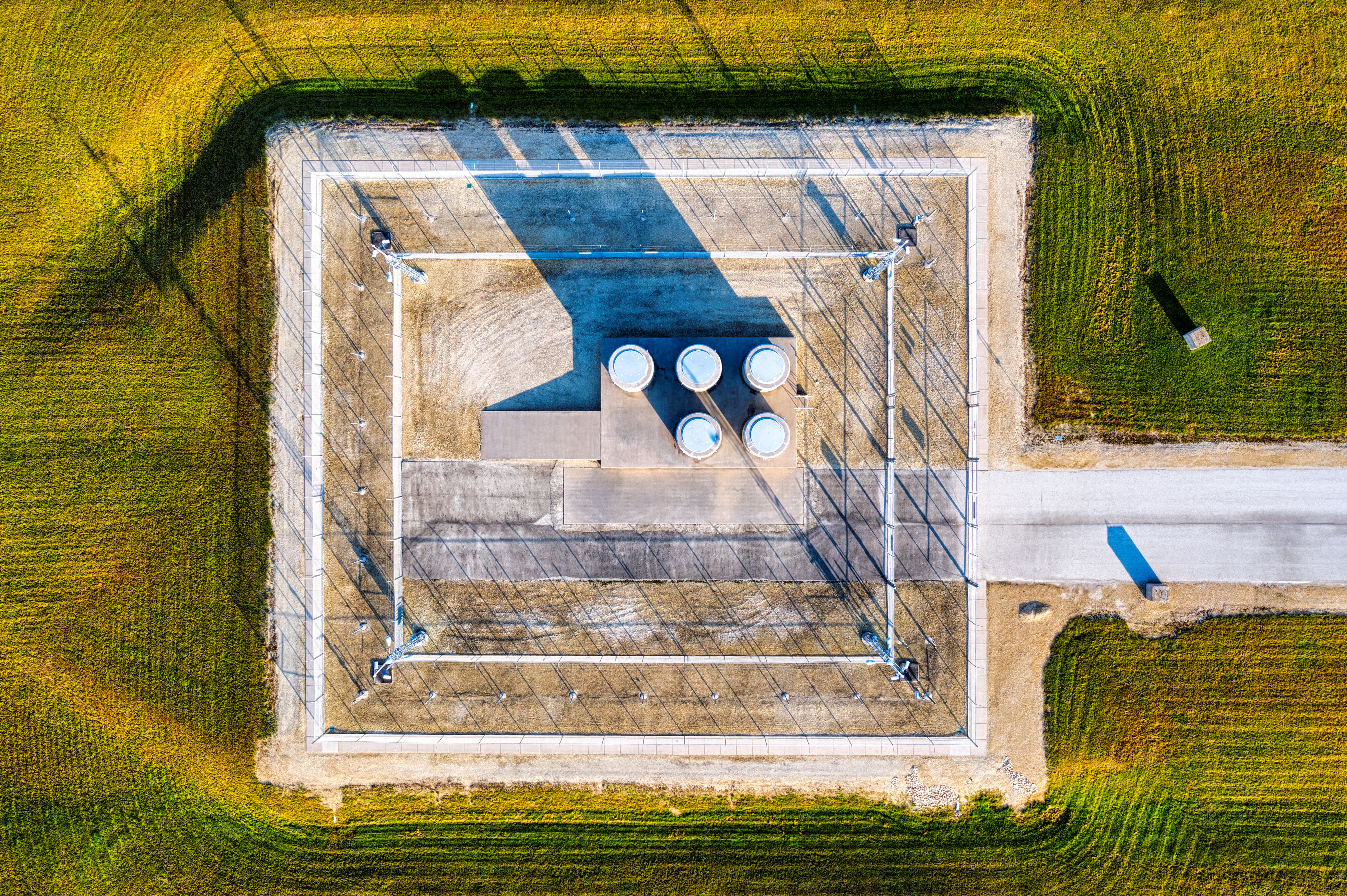 The Role of Decentralised Waste-to-Resource Conversion in the Hydrogen Economy